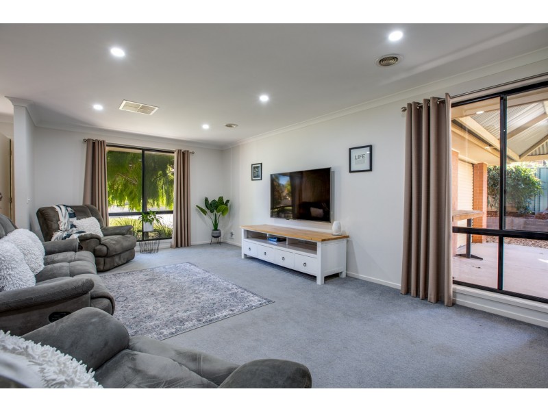 51 Darrambal Drive, Springdale Heights NSW 2641