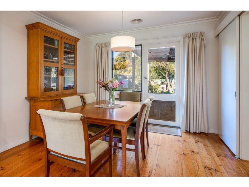 802 St James Crescent, North Albury NSW 2640