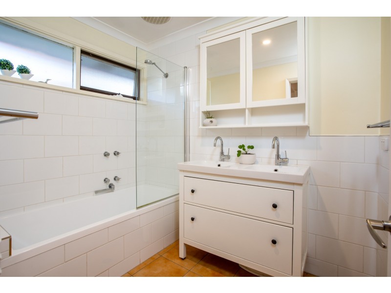 802 St James Crescent, North Albury NSW 2640