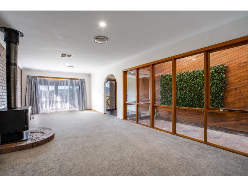 407 Halehaven Crescent, Lavington NSW 2641