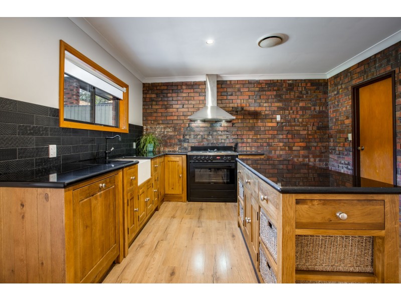 407 Halehaven Crescent, Lavington NSW 2641