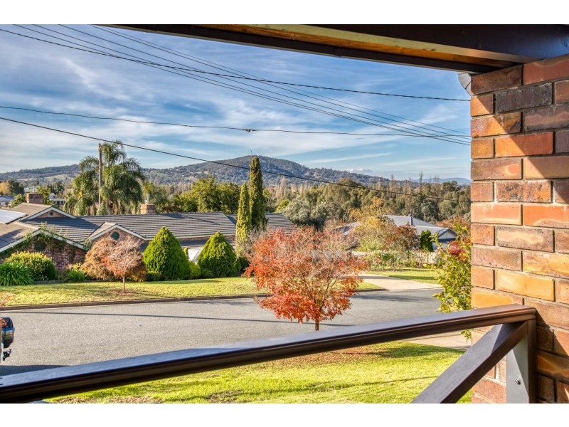 407 Halehaven Crescent, Lavington NSW 2641
