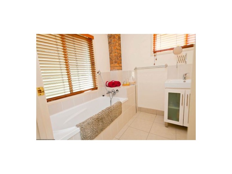 Pioneers Rest QLD 4650