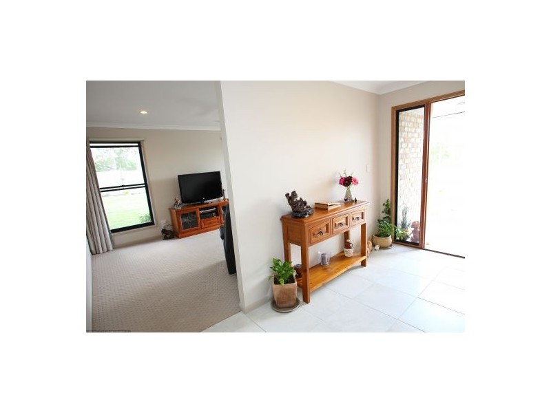 18 Niclintel Place, Oakhurst QLD 4650