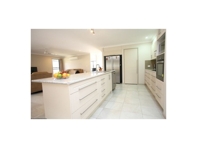 18 Niclintel Place, Oakhurst QLD 4650