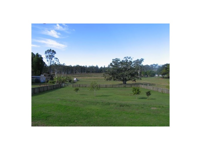 8 Price Street, Tiaro QLD 4650