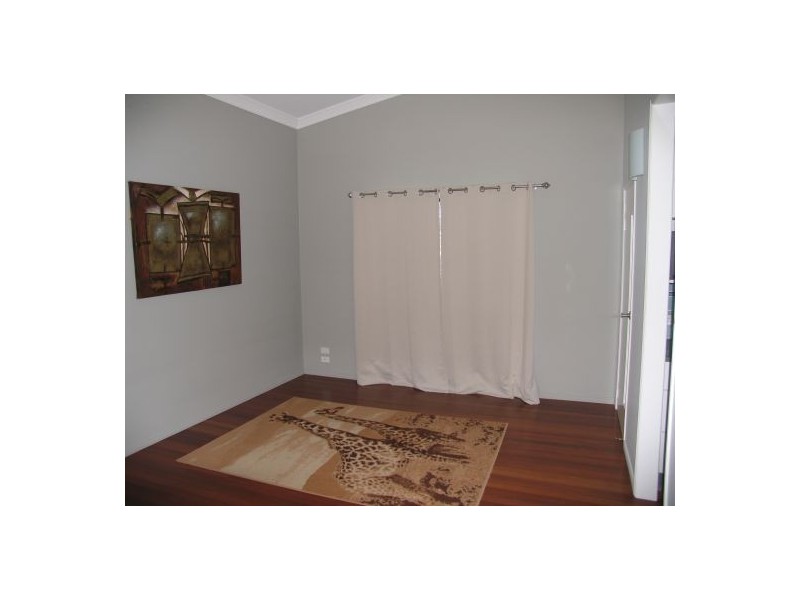 8 Price Street, Tiaro QLD 4650