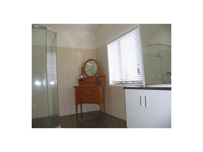 8 Price Street, Tiaro QLD 4650