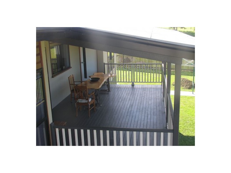 8 Price Street, Tiaro QLD 4650