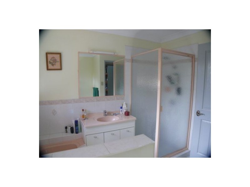 10 Satinwood Cl, Tinana QLD 4650