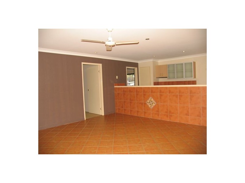 74 Lenthall, Aldershot QLD 4650