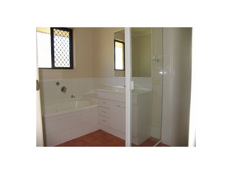 74 Lenthall, Aldershot QLD 4650