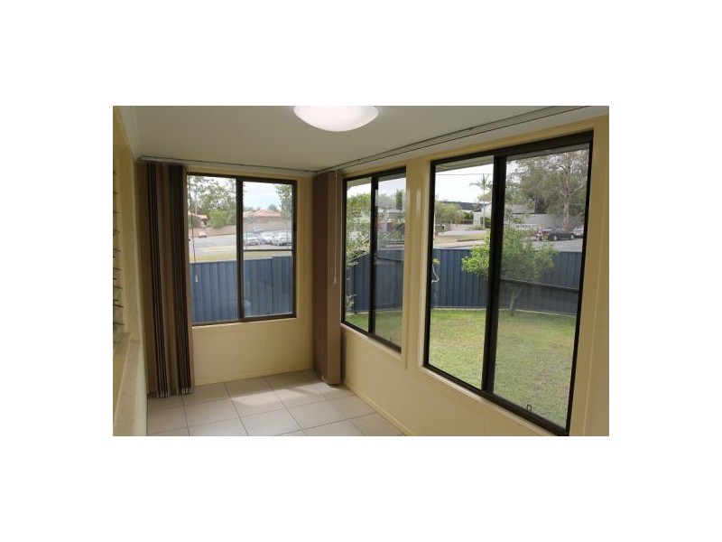 40 Amoria St., Mansfield QLD 4122