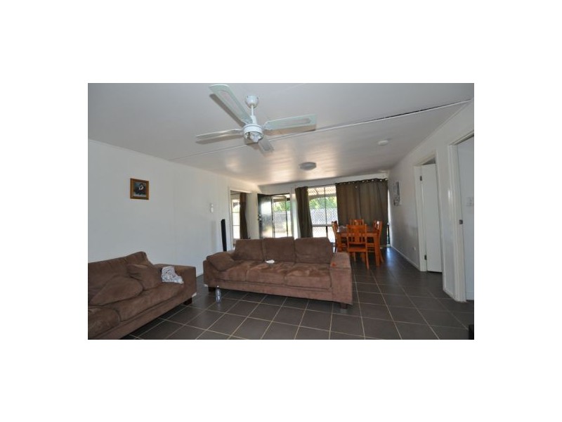 21 Lamberth Rd, Regents Park QLD 4118