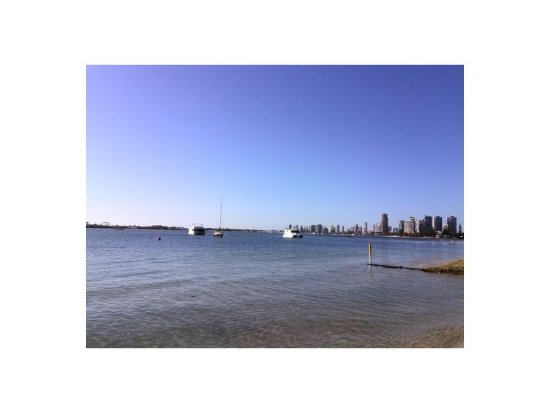 20 Huth Street, Labrador, Labrador QLD 4215