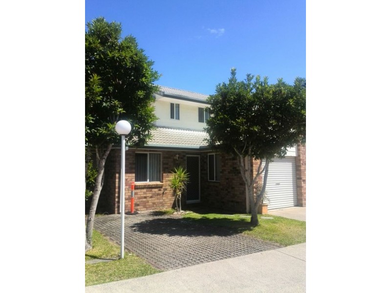 20 Huth Street, Labrador, Labrador QLD 4215