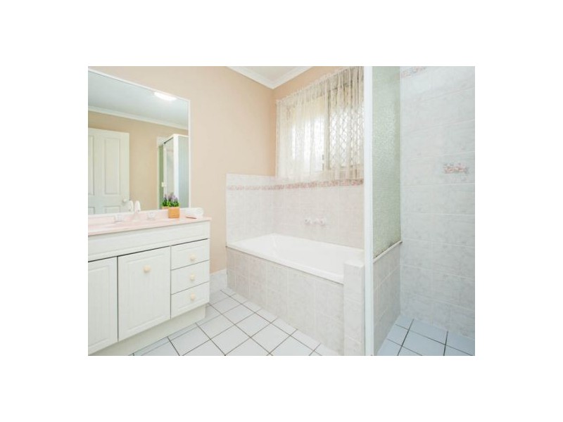 110 Holmead Rd, Eight Mile Plains QLD 4113