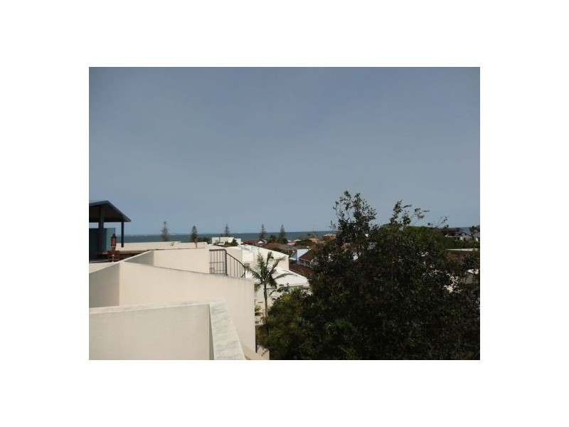 22 82 Mein St, Scarborough QLD 4020