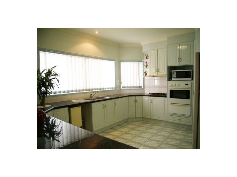 16 Lewis Street, Coopers Plains QLD 4108