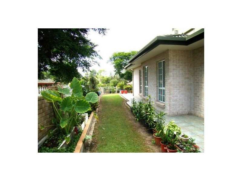 16 Lewis Street, Coopers Plains QLD 4108