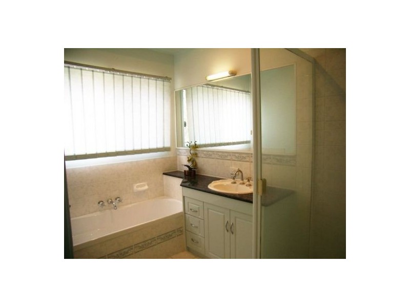 16 Lewis Street, Coopers Plains QLD 4108