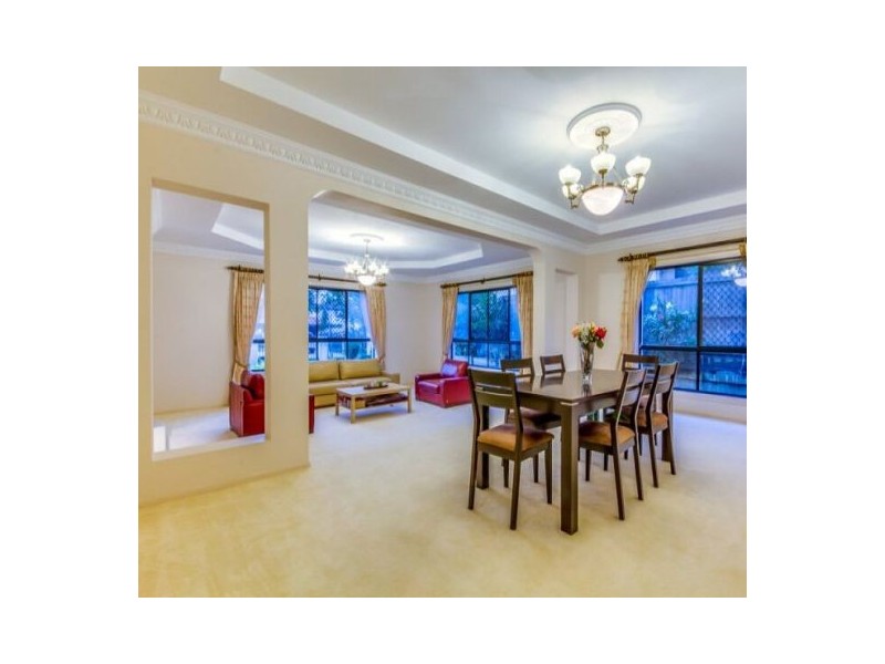 10 Eaton Place, Sunnybank Hills QLD 4109