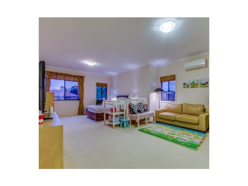 10 Eaton Place, Sunnybank Hills QLD 4109