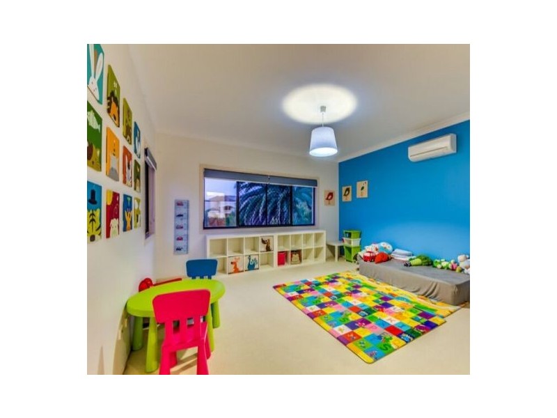 10 Eaton Place, Sunnybank Hills QLD 4109