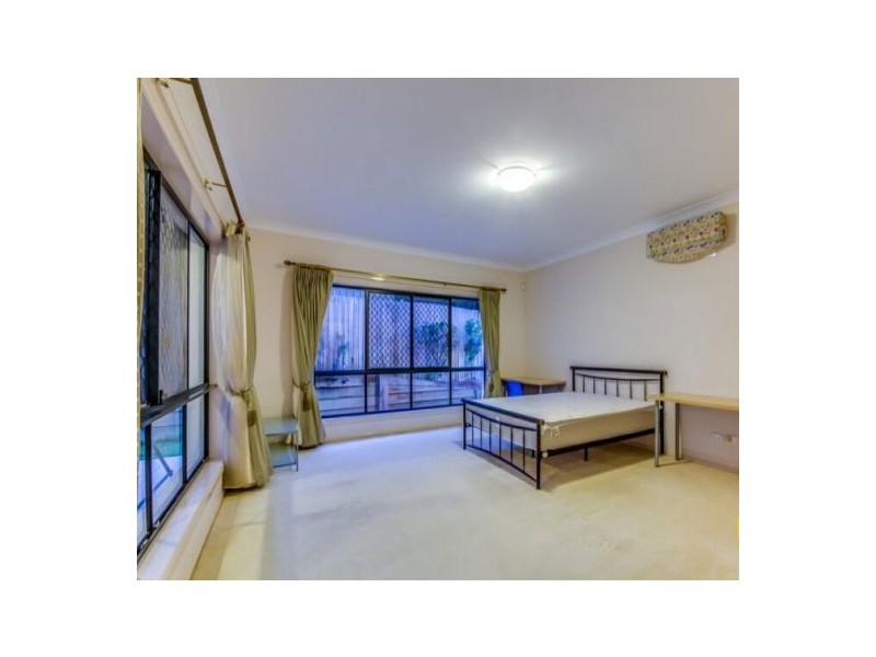 10 Eaton Place, Sunnybank Hills QLD 4109