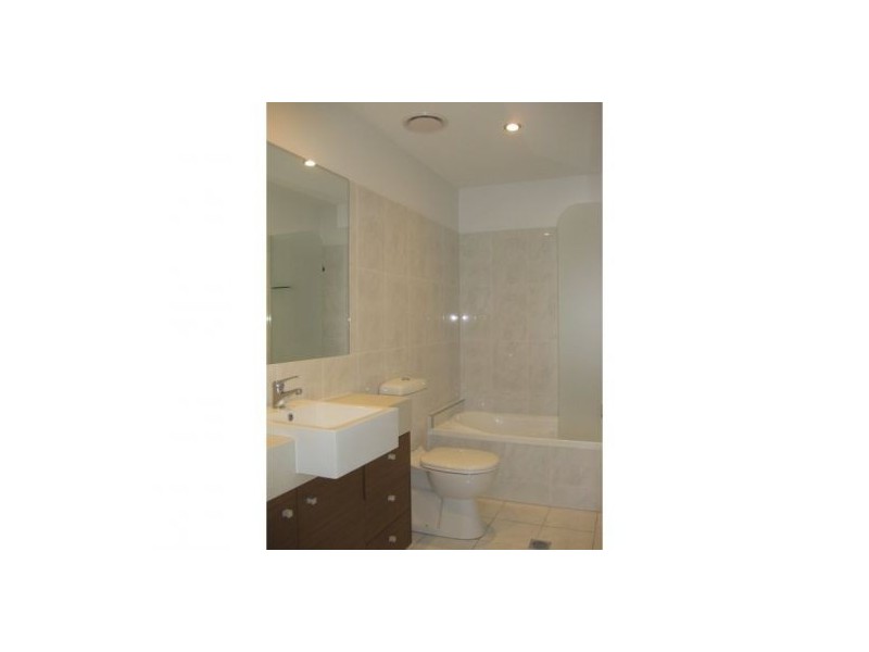 Un 150 Middle Street, Cleveland QLD 4163