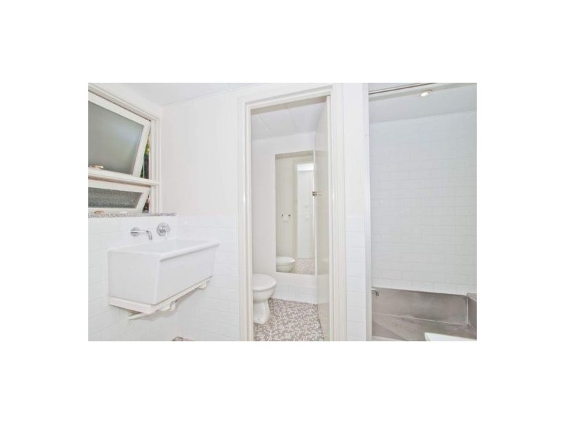 182 Dornoch Tce, Highgate Hill QLD 4101