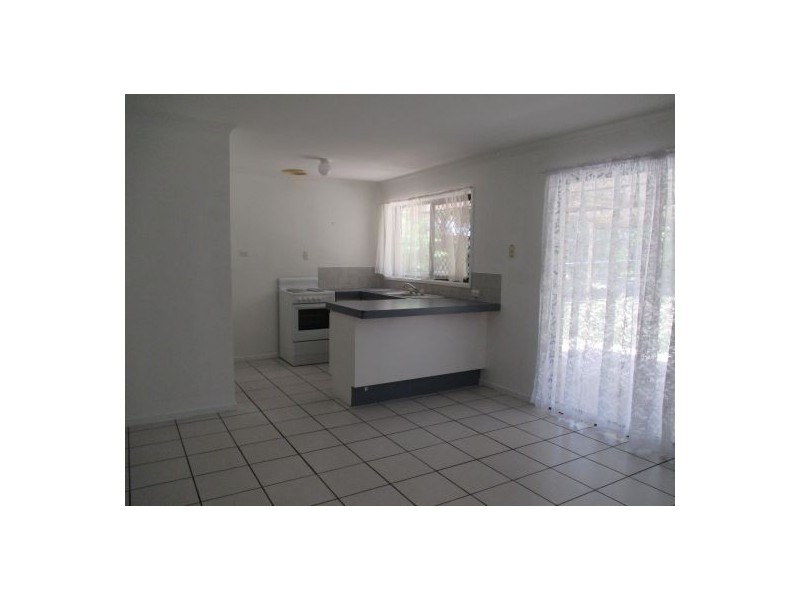 13 Silvertop St, Hillcrest QLD 4118