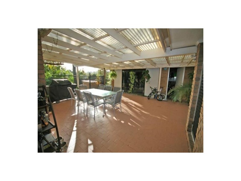 2 Buscall Ct, Sinnamon Park QLD 4073