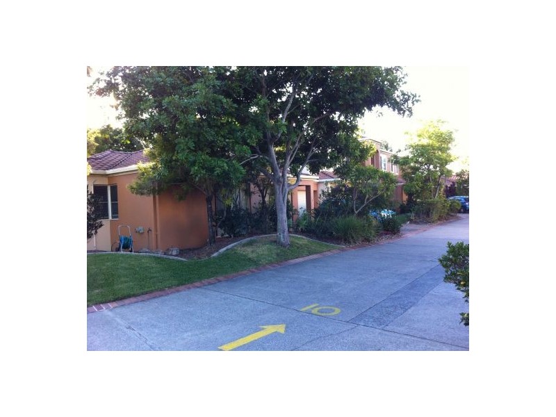 Unit14, 1 Warbler Parade, Varsity Lakes QLD 4227