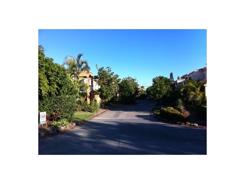 Unit14, 1 Warbler Parade, Varsity Lakes QLD 4227