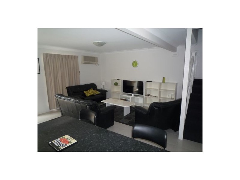 21/8 Peninsula Ave, Cornubia QLD 4130