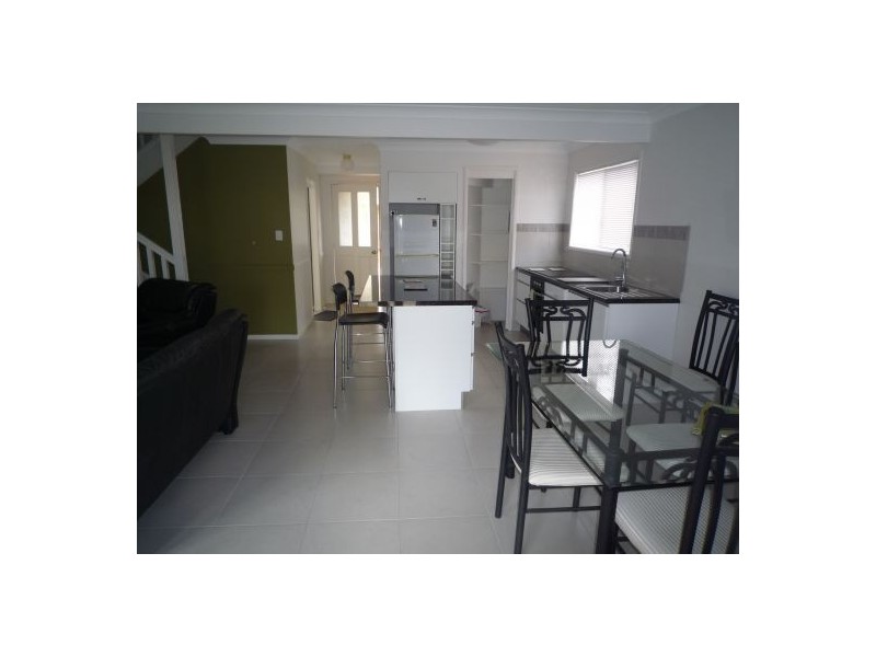 21/8 Peninsula Ave, Cornubia QLD 4130