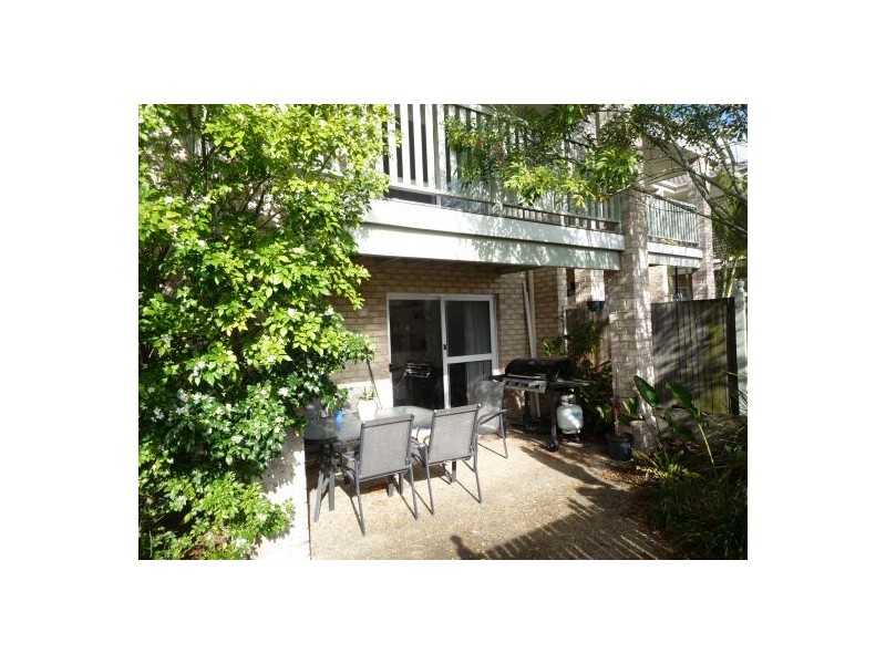 8 Peninsula Ave, Cornubia QLD 4130