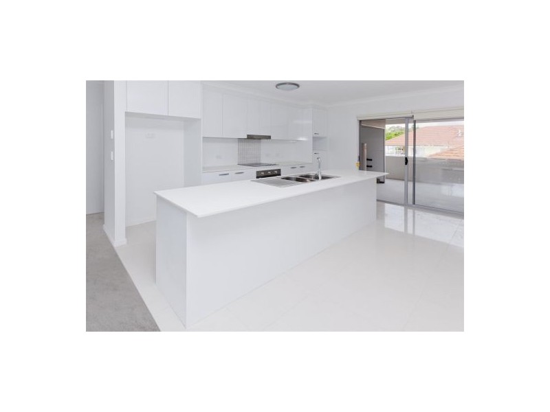 2 1241 Logan Rd, Mount Gravatt QLD 4122
