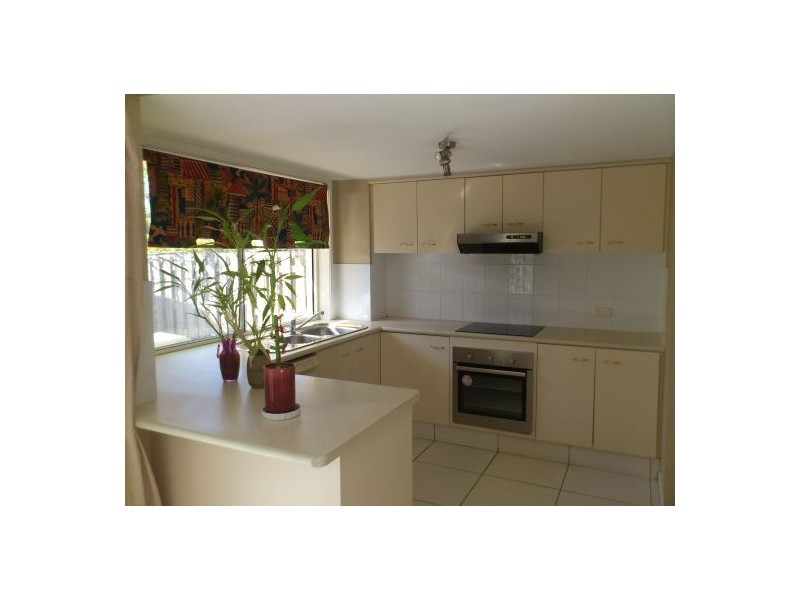 51 19 Harrow Place, Arundel QLD 4214