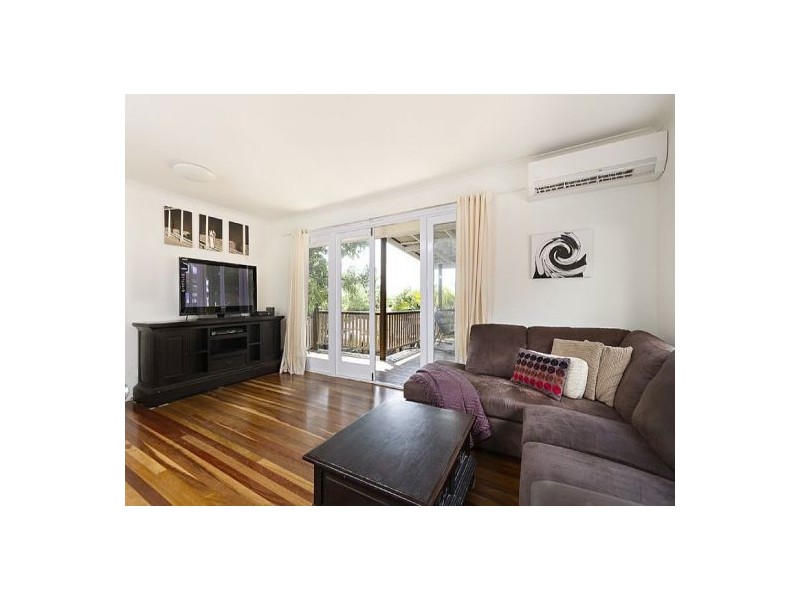 31 Brownie St, Jamboree Heights QLD 4074