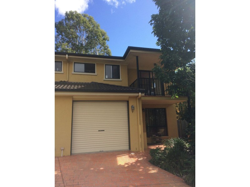 18 Pumice Street, Eight Mile Plains QLD 4113