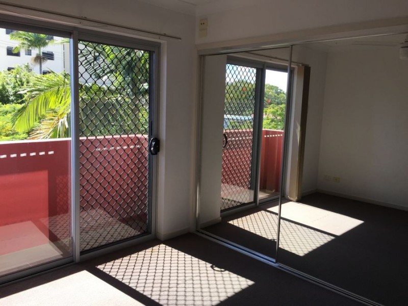 2/65 John Street, Redcliffe QLD 4020