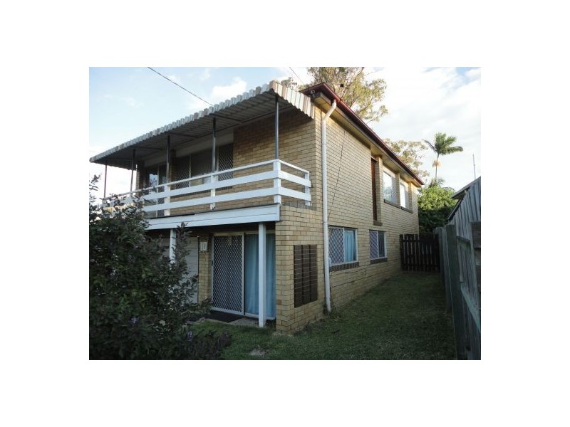10 Wilfred St, Lota QLD 4179