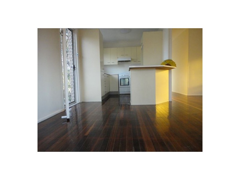 10 Wilfred St, Lota QLD 4179