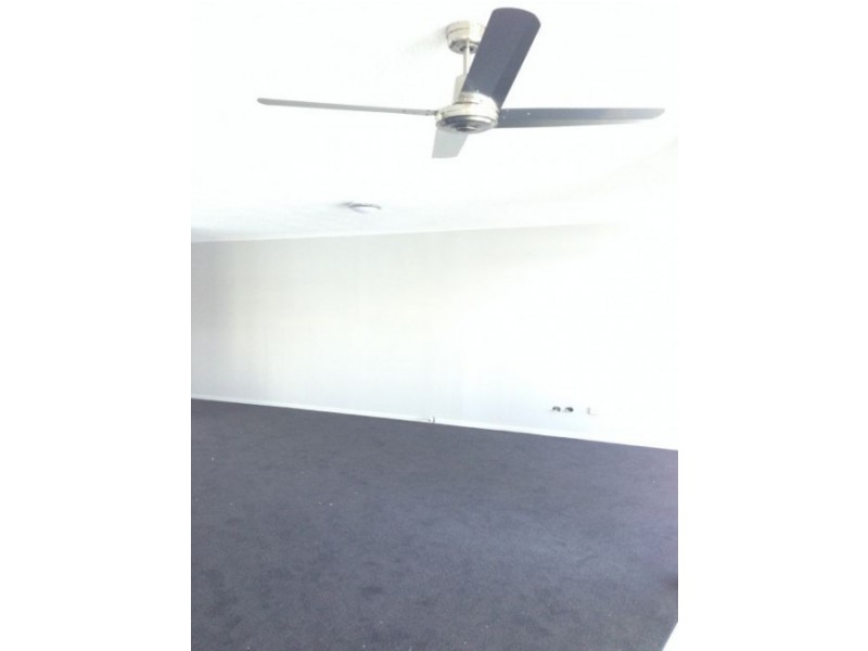 77 Brighton Parade, Southport QLD 4215
