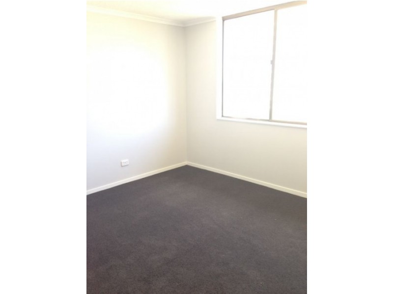 77 Brighton Parade, Southport QLD 4215