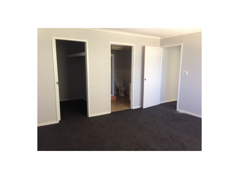 77 Brighton Parade, Southport QLD 4215