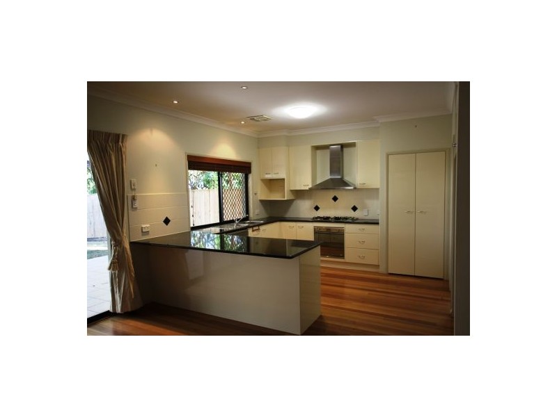 139a Carmody Road, St Lucia QLD 4067