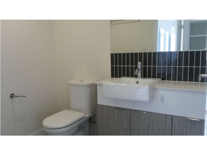 U18 66 Waldheim Street, Annerley QLD 4103